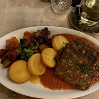 Veganer Nussbraten mit Polenta-Taller und Gemüse. Sehr lecker 💚  at Mohren Wirtshaus in Ravensburg