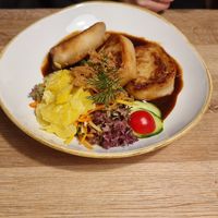 Vegane Krautkrapfen mit Salatgarnitur. at Mohren Wirtshaus in Ravensburg