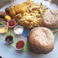 Burgers, nuggets at Copper Branch in Strasbourg