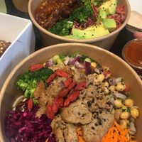 Pad Thai Bowl & General Cooper Bowl at Copper Branch in Strasbourg