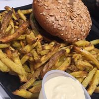 Burger galaxie (au portobello) et frites  at Copper Branch in Strasbourg