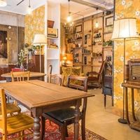 Old-fashioned atmosphere at Fox in Metz