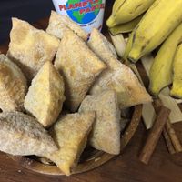 Mini pastéis de banana at Planeta Pastel in Santa Catarina