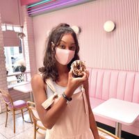💕  at Erin McKenna's Bakery in Santa Monica