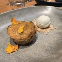 Apple crumble at Te Quiero Verde in Barcelona