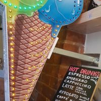 Hot drinks at Il Gelato di Carlotta in Niagara-on-the-lake