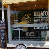 Outside at Il Gelato di Carlotta in Niagara-on-the-lake