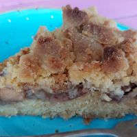 Their apple crumble is so flavorful! at Pico Feliz in Samara