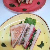 Sandwich with selfmade vegan pesto at Pico Feliz in Samara