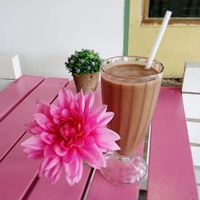 Vegan milk shake at Pico Feliz in Samara