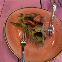 Delicious apple crumble cake at Pico Feliz in Samara