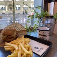 Pink Edgy combo , very good   at Swing Kitchen - Laupenstraße in Bern