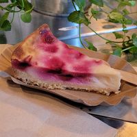 Cheesecake mit Kirschen at Swing Kitchen - Laupenstraße in Bern