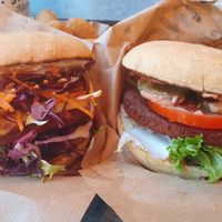 Cheese Burger and Swing Burger at Swing Kitchen - Laupenstraße in Bern