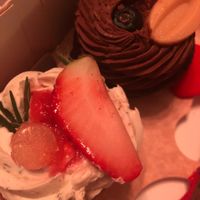 Rosemary-raspberry cupcake and dark chocolate-passion fruit cupcake at Tauer in Turin