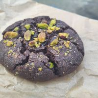 "brookie" - pistachio chocolate brownie cookie at Tauer in Turin