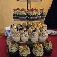 You can order custom vegan cupcakes and cakes at Tauer in Turin