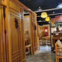 Booths in restaurant at A Lotus on the Water 清水荷花 - 文殊坊店 in Chengdu