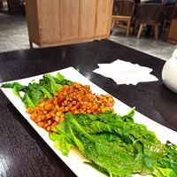 Green veg with tangy sauce at A Lotus on the Water 清水荷花 - 文殊坊店 in Chengdu