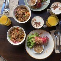 Très beau mais attention : pas de protéine dans le brunch  at Monkey Mood in Bordeaux