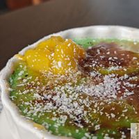 pandan crème brulée (an aromatic herb with hints of vanilla and almond) with a surprisingly delicious green color!
 at Monkey Mood in Bordeaux