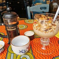 Granola bowl with fresh fruits - soooo good 😀 at Monkey Mood in Bordeaux