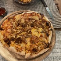 Meatless Lovers Pizza #Veganuary at Vegan Junkie in Phuket
