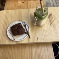 Brownie with iced Matcha at Mukka Coffee in Mallorca