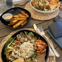 Thaibowl, Potatoes and Hummusbowl  at Holy Beach in Cogoleto