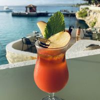 Strong cocktails  at Rum Runners in Kralendijk