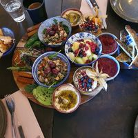 Vegan brunch plate (2×) at DEJ in Copenhagen