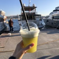 Yellow juice: looks great, tastes terrible at Gabfoods in Istanbul