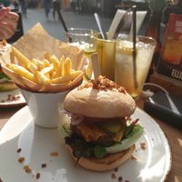 Beyond Burger and fries at Ellis Gourmet Burger in Breda