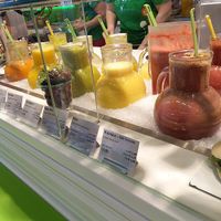 Smoothies and juices at O'mellis Juice & Smoothie Bar in Vienna