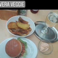 Lip Hip Burger, Rosmarinis und Weinschorle at Vera Veggie in Detmold