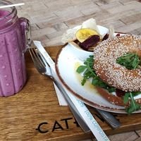 Vegan bagel and smoothie at Catlove Coffee in Gijon