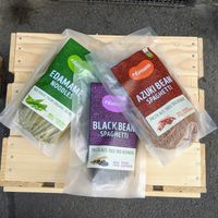 Pretty awesome Bean Pasta, from Edamama. 👌🏾😋💕 at Devi Deli göttlich vegan in Zurich