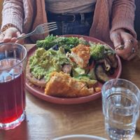 Summer pancakes (salés, avec du tofu fumé, de l'avocat, de la tapenade, des légumes) at Madame Julia in Strasbourg