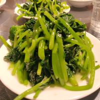 Sweet potato leaves at DīShuǐ Fāng 滴水坊 in Yilan