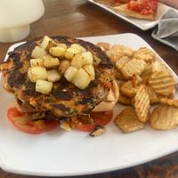 Vegan burger at Jardin del Arte Sano in Vinales