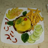 Vegan Burger at Jardin del Arte Sano in Vinales