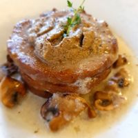 Seitan 🤘😈 steaks with mushroom sauce at Dalmatino in Hvar