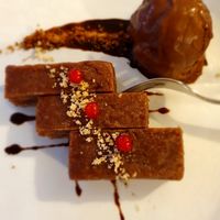 Chocolate cake (which melted in my mouth 🤤🤤🤤) and chocolate sorbet, both amazing at Dalmatino in Hvar