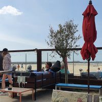 Terras aan het strand at Aloha Beach in Velsen Noord