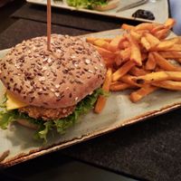Vegan Freigeist Burger with sweetpotato fries at Hans im Glück - Altes Rathaus in Hamburg