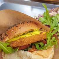 Crispy Chicken, holy guacamoly at VEG'D - Vegan Burgers - F-Hain in Berlin