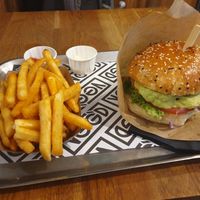 Holy Guacamole + regular fries at VEG'D - Vegan Burgers - F-Hain in Berlin