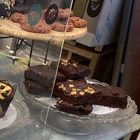 Vegan red velvet cookie and vegan brownie 10/10 at I Love Cupcakes in Utrecht