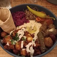 Plate with califlower at Pois Chiche in Brussels