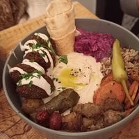 Plate with falafel at Pois Chiche in Brussels